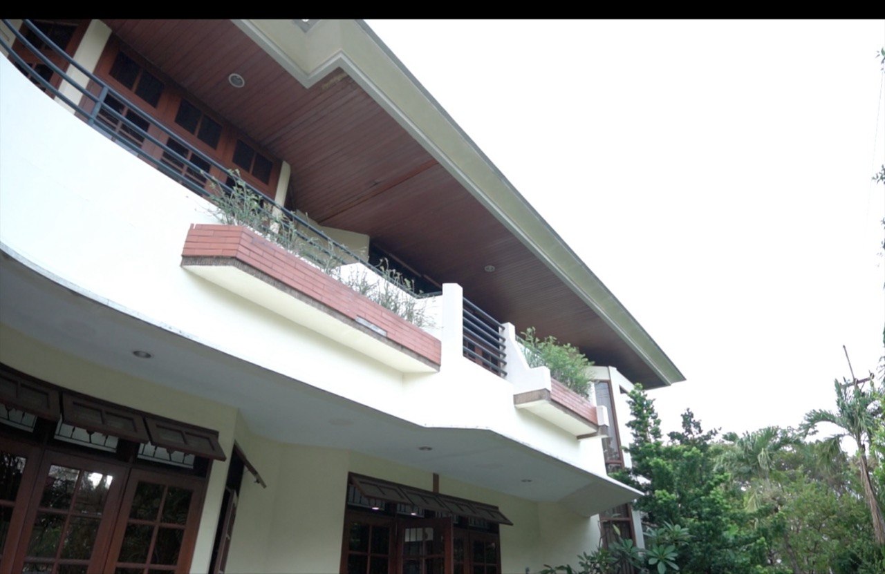 Disewakan Rumah Komersial Area 2 Lantai Siap Huni di Wilayah Raya Darmo Permai Surabaya Barat - Thumbnail 4