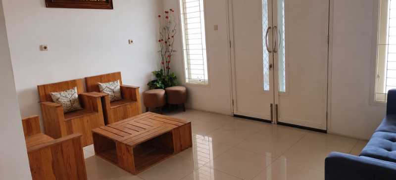 Dijual Rumah 2 Lantai dengan Lahan Parkir Luas Kawasan Siwalankerto, Surabaya Selatan - Thumbnail 3