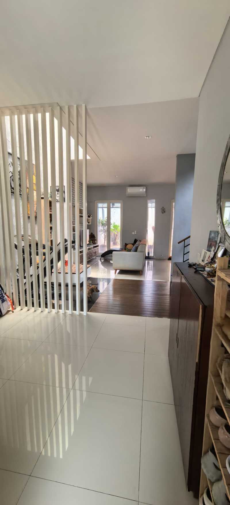 Dijual Rumah Cantik Full Furnished di Cluster Greenhill, Citraland Utara Surabaya Barat - Thumbnail 2