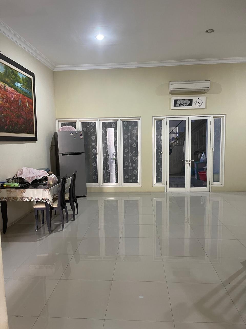 Dijual Rumah 2 Lantai Minimalis Siap Huni di Wilayah Kedinding Tengah Sekolahan Surabaya Utara - Thumbnail 3