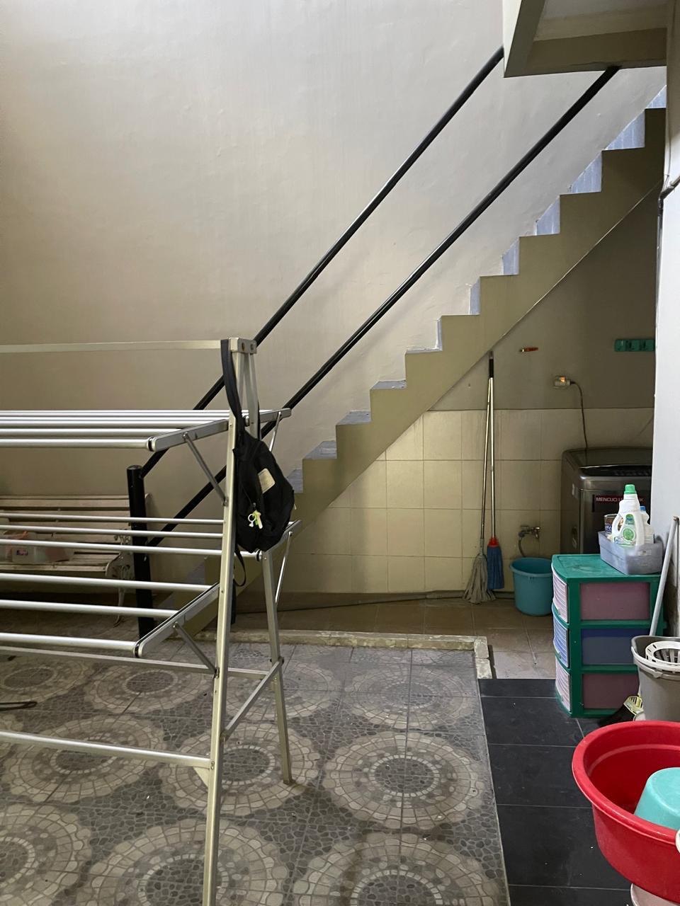 Dijual Rumah 2 Lantai Minimalis Siap Huni di Wilayah Kedinding Tengah Sekolahan Surabaya Utara - Thumbnail 8