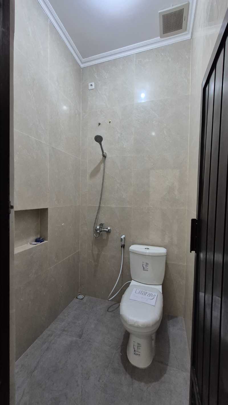 Dijual Rumah Renovasi Total Seperti Baru Grand Semanggi Residence Surabaya – Minimalis Modern Siap Huni Hadap Utara - Thumbnail 4