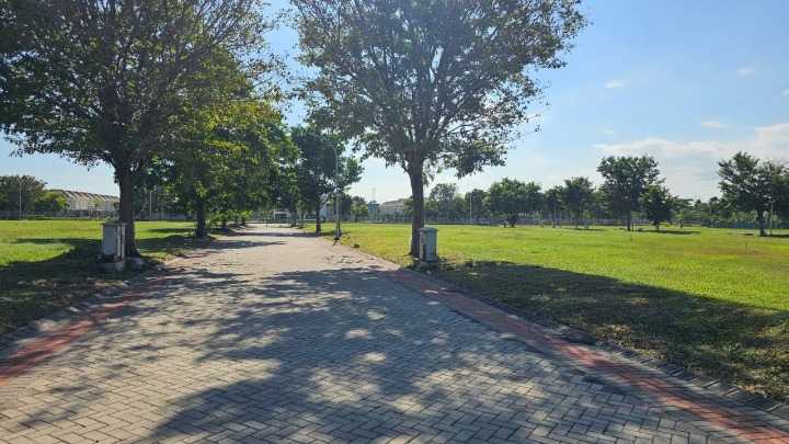 Dijual 2 Tanah Kavling Premium Luas Strategis di Wilayah Grand Pakuwon Grand Pakuwon Canberra Surabaya Barat - Thumbnail 2