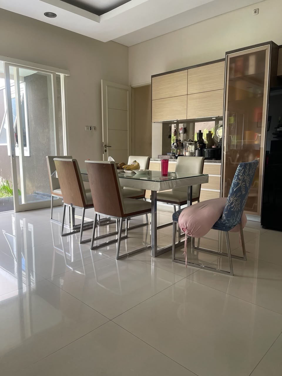 Dijual Rumah Cantik Strategis Semi Furnish di Wilayah Darmo Permai Selatan Surabaya Barat - Thumbnail 8