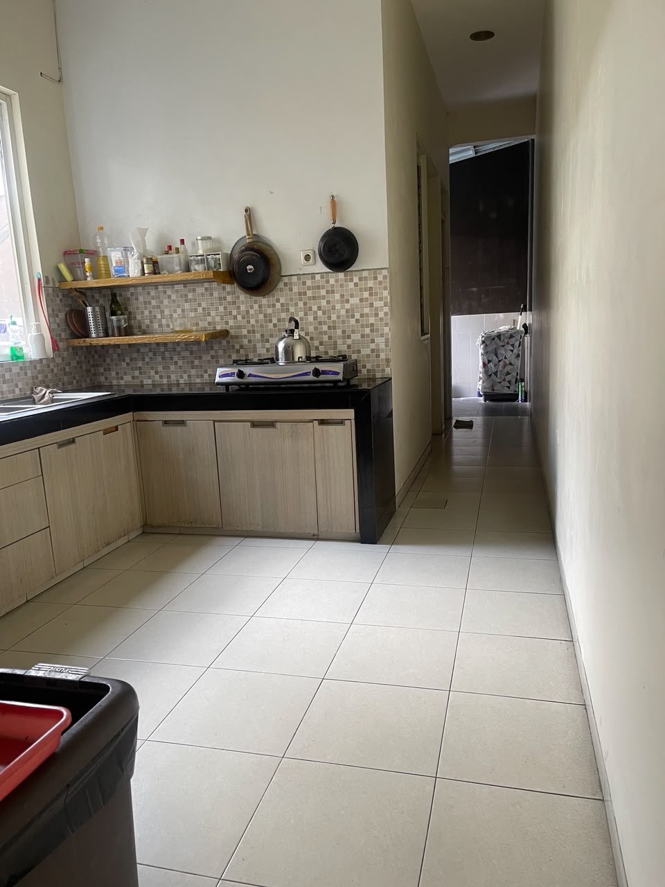 Dijual Rumah Cantik Strategis Semi Furnish di Wilayah Darmo Permai Selatan Surabaya Barat - Thumbnail 2