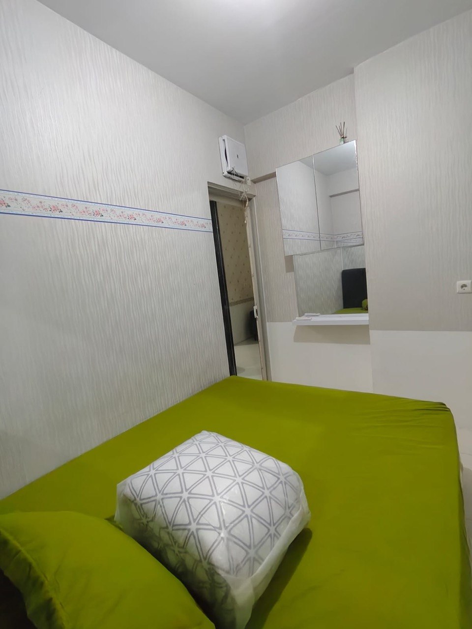 Dijual Apartemen Full Furnish Minimalis View Pool Siap Huni di Gunawangsa Tidar Surabaya Pusat - Thumbnail 6