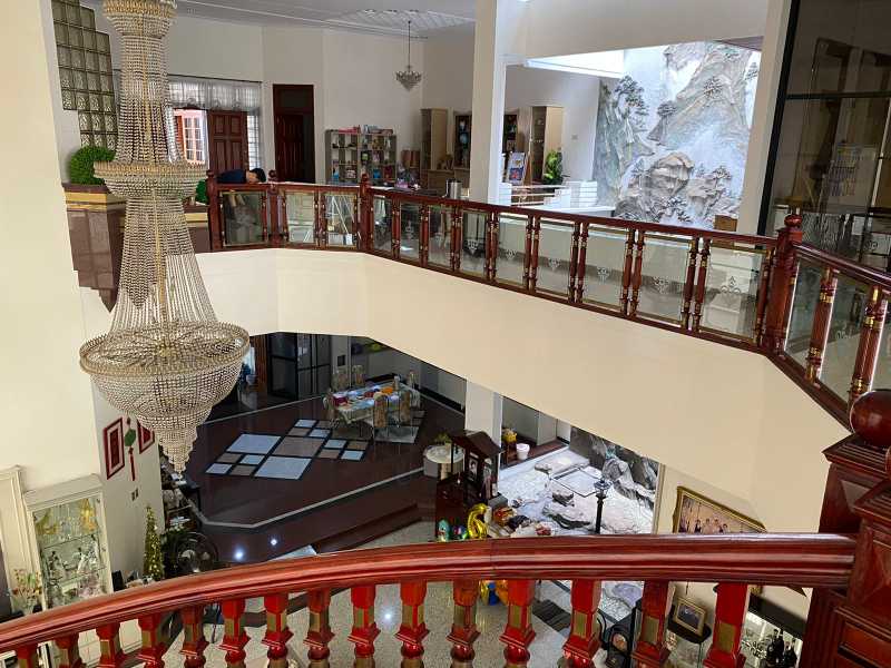 Dijual Rumah Mewah Fasilitas Lengkap Lokasi Prestisius Kawasan Cempaka, Surabaya Pusat - Thumbnail 4