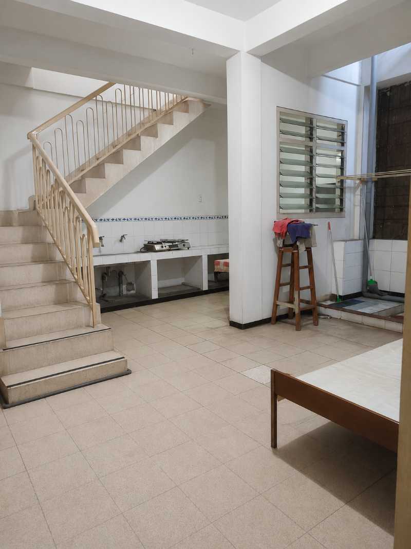 Dijual Rumah 2 Lantai Dekat Tunjungan Plaza di Kedungdoro, Tegalsari, Surabaya Pusat - Thumbnail 2