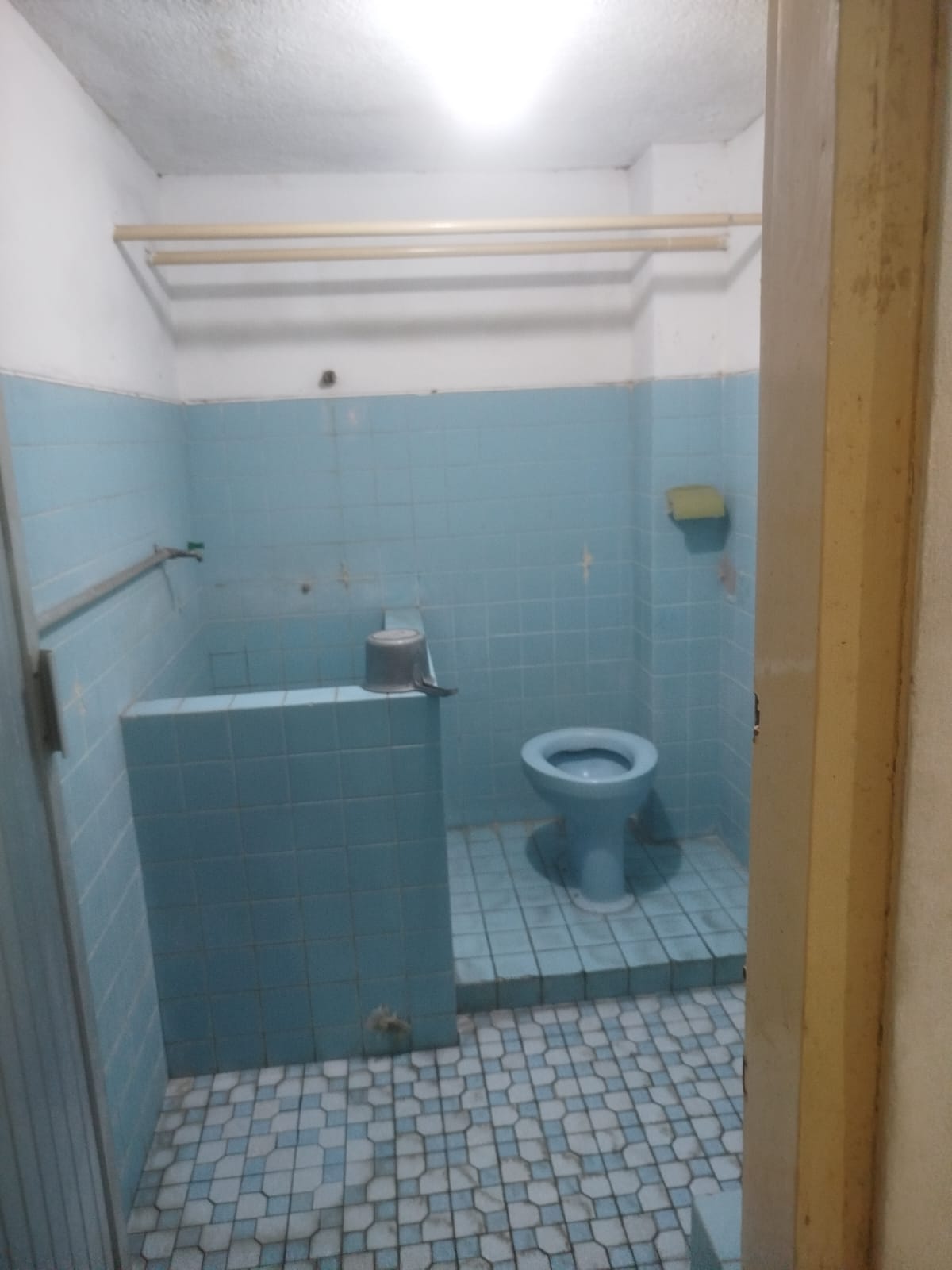 Dijual Rumah 2 Lantai Dekat Tunjungan Plaza di Kedungdoro, Tegalsari, Surabaya Pusat - Thumbnail 3