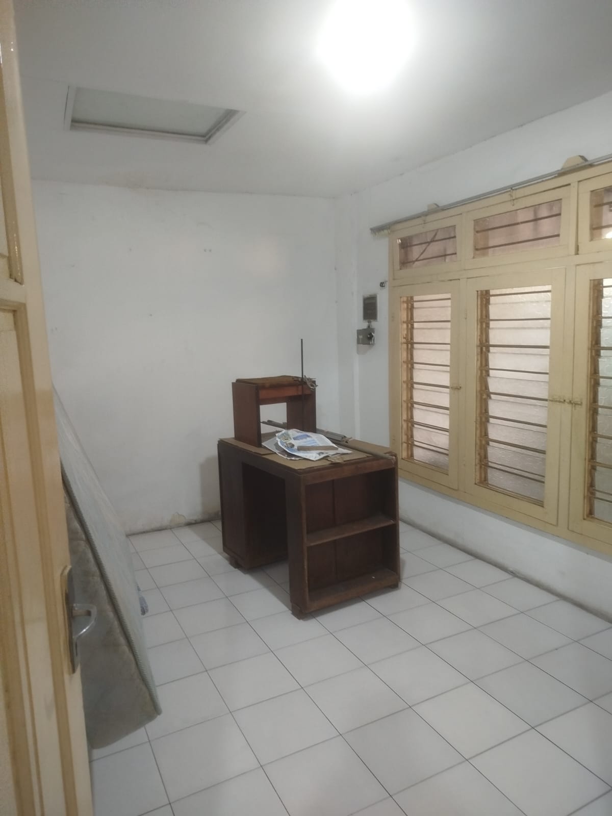 Dijual Rumah 2 Lantai Dekat Tunjungan Plaza di Kedungdoro, Tegalsari, Surabaya Pusat - Thumbnail 6