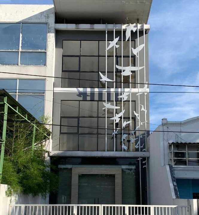 Dijual/Disewakan Ruko 3 Lantai Strategis Siap Buat Usaha di Wilayah Jalan Raya Menganti Babatan Wiyung Surabaya Barat