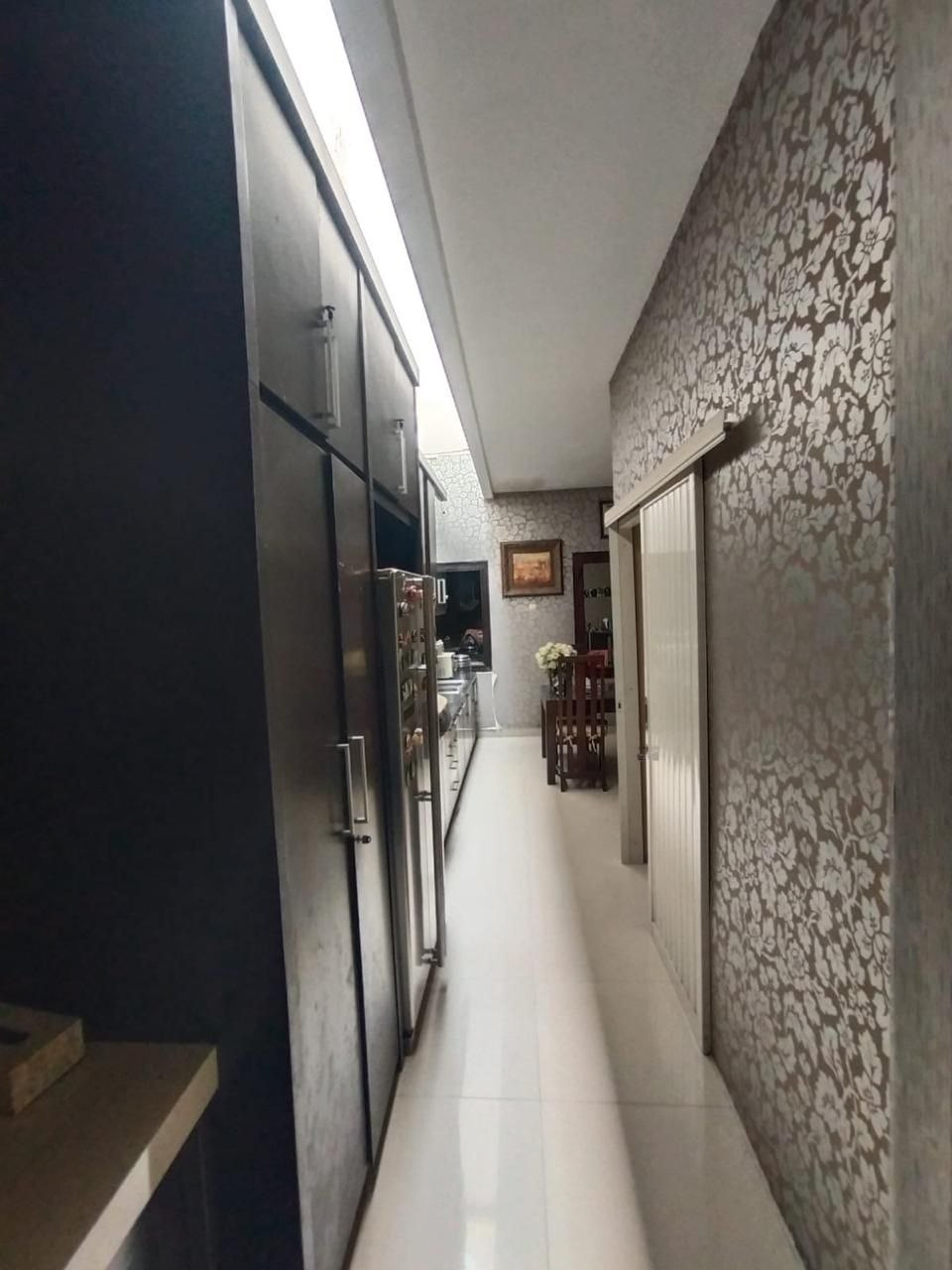 Dijual Rumah Hunian Mewah Siap Huni Terawat Premium di Kawasan The Gayungsari Surabaya Selatan - Thumbnail 5