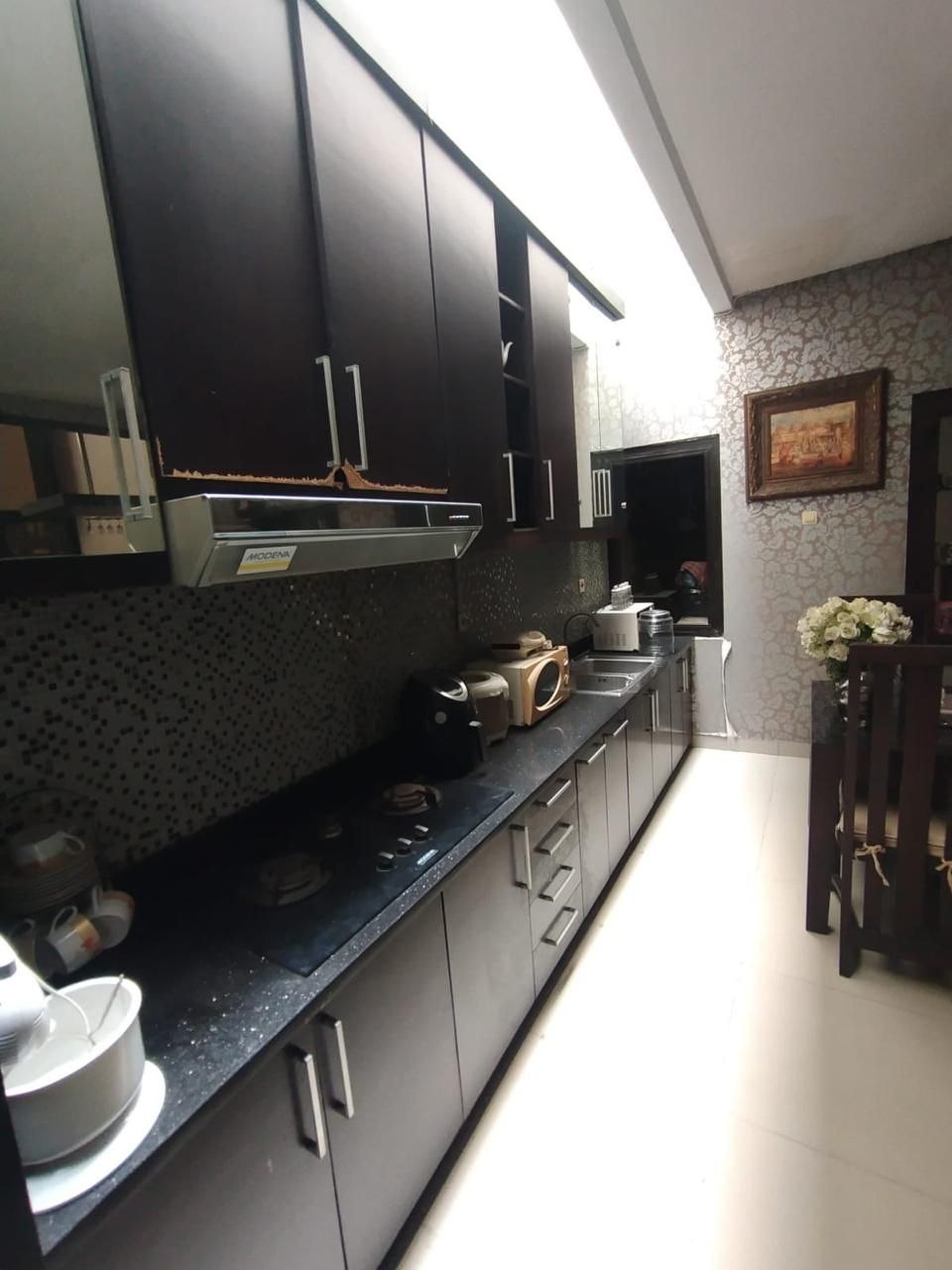 Dijual Rumah Hunian Mewah Siap Huni Terawat Premium di Kawasan The Gayungsari Surabaya Selatan - Thumbnail 6