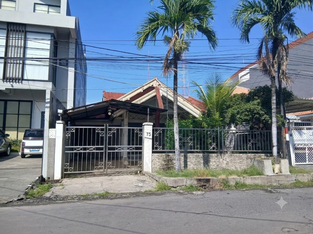 DISEWAKAN Rumah Luas 3 Kamar, Kawasan Premium Diapit HR Muhammad & Mayjen Sungkono – Darmo Permai Selatan, Surabaya Barat