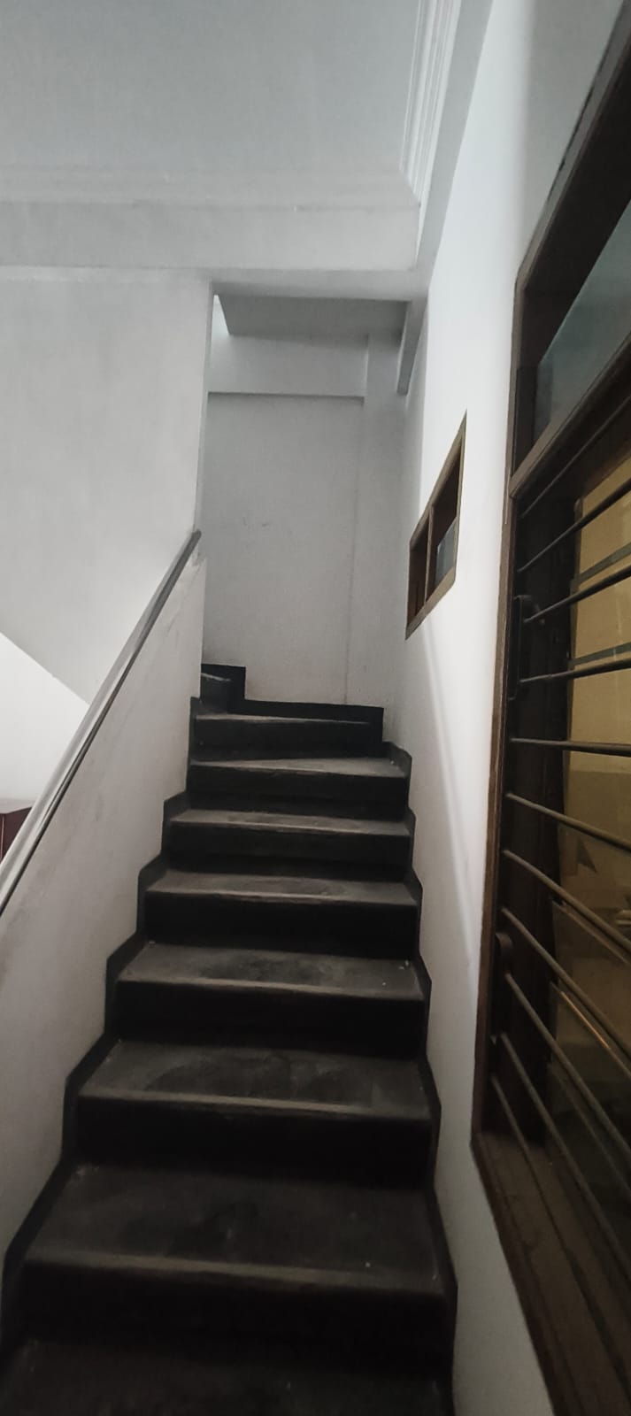 Dijual Ruko 3 Lantai Komersial Kawasan Favorit Pengusaha di Darmo Permai Selatan Surabaya Barat - Thumbnail 5