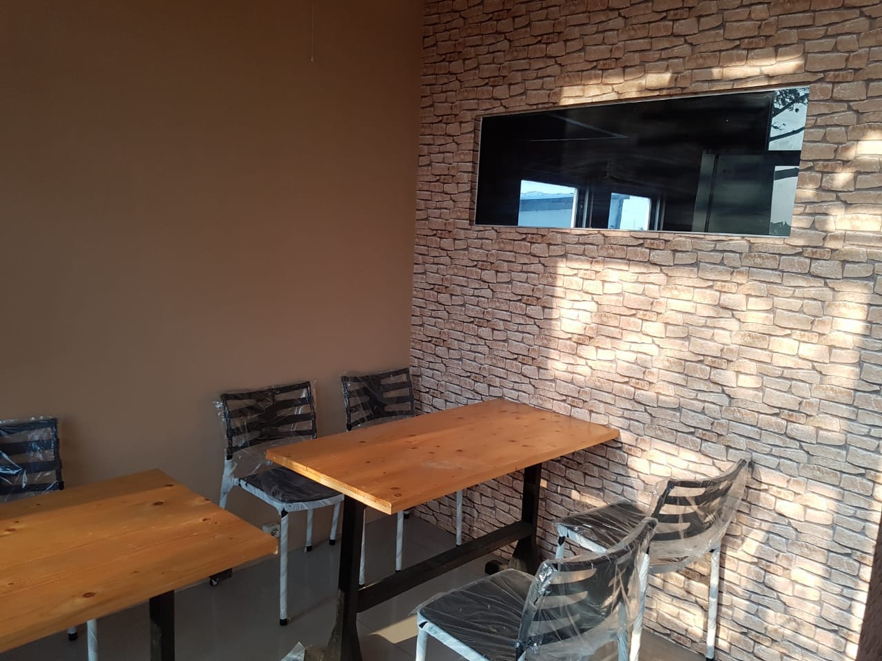DIJUAL Ruko 3,5 Lantai + Interior Cafe, Seberang Proyek Apartemen TRIVM,  Kuwukan, Lakarsantri, Surabaya Barat - Thumbnail 6