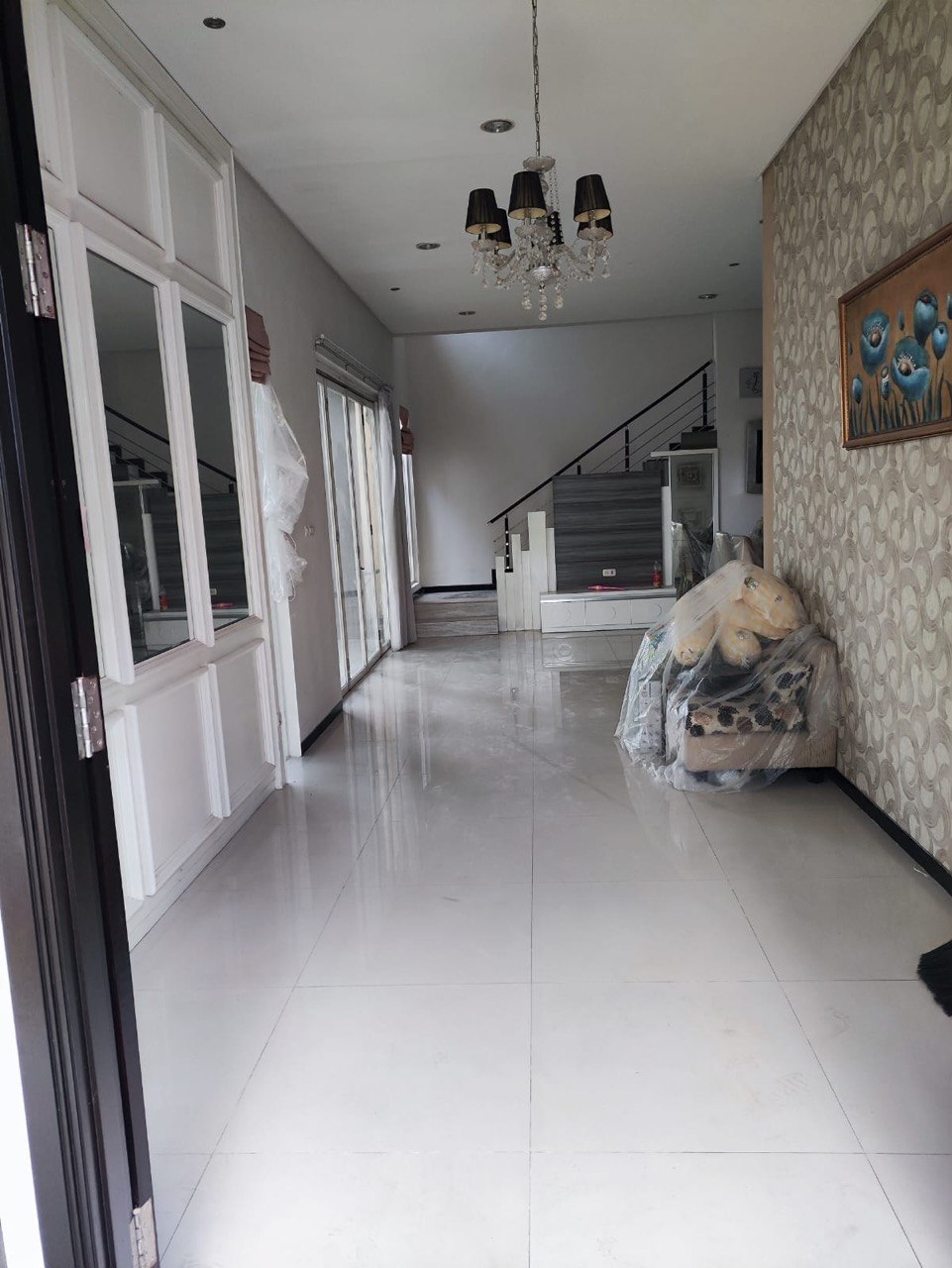 Disewakan Rumah Design Modern Minimalis Full Furnish Taman Puspa Raya Citraland Surabaya Barat - Thumbnail 3