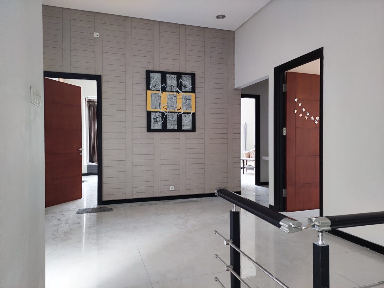 Disewakan Rumah Design Modern Minimalis Full Furnish Taman Puspa Raya Citraland Surabaya Barat - Thumbnail 4