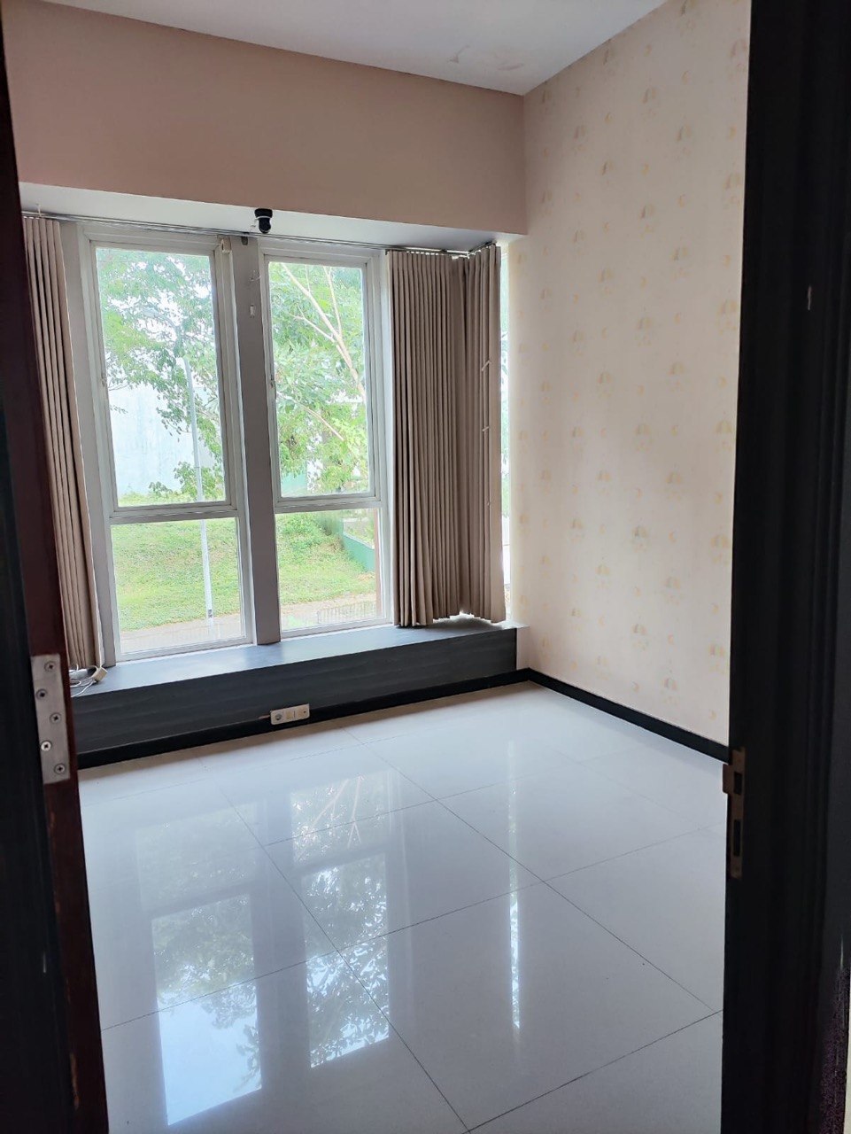 Disewakan Rumah Design Modern Minimalis Full Furnish Taman Puspa Raya Citraland Surabaya Barat - Thumbnail 6