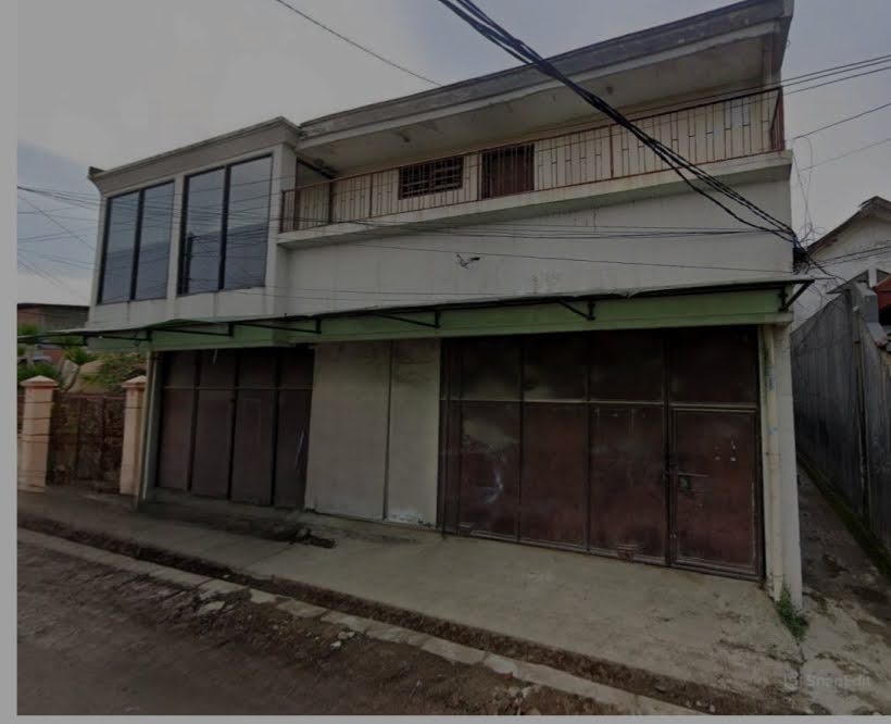Dijual Murah Rumah Luas di Jalan Petemon, Surabaya Barat
