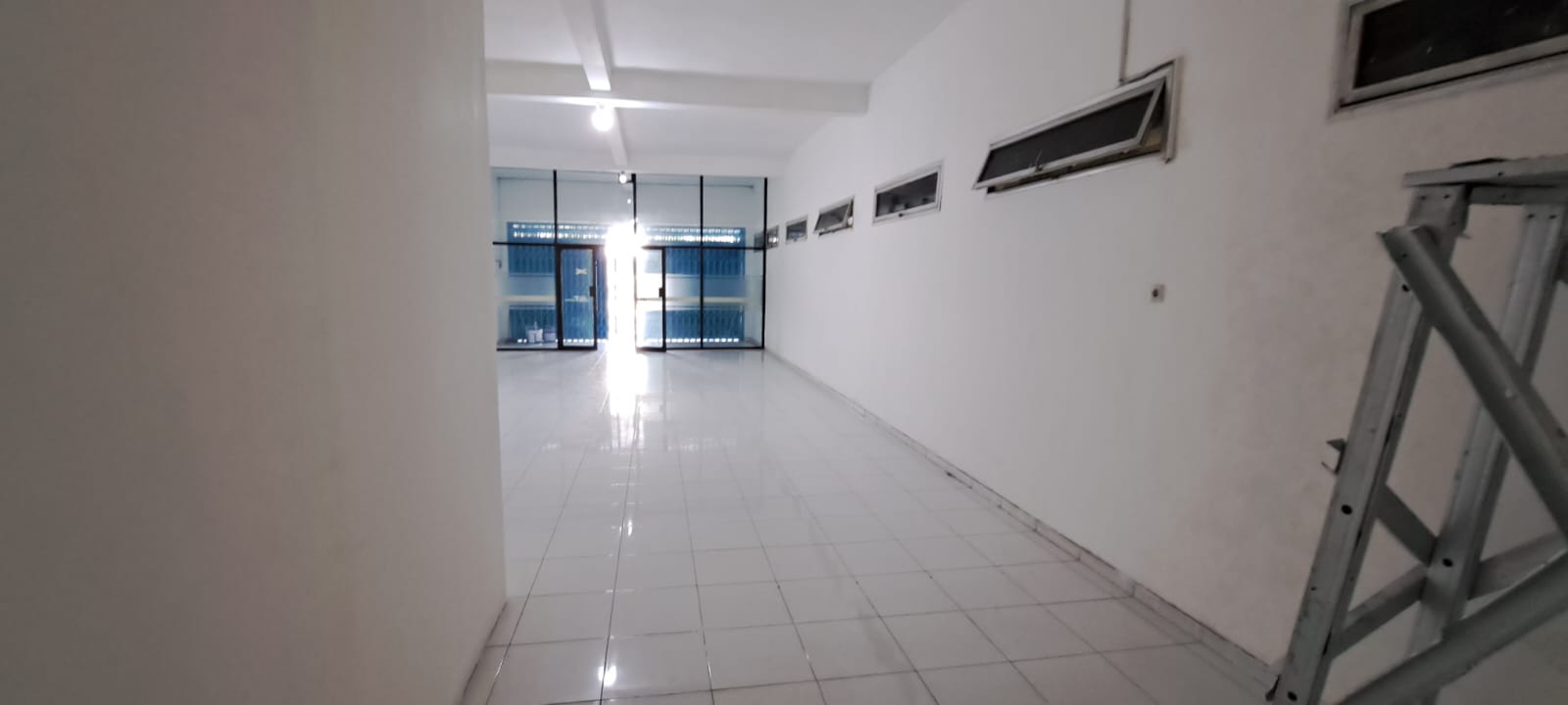 Disewakan Ruko Strategis 2 Lantai di Kawasan Kandangan, Surabaya Barat - Thumbnail 3
