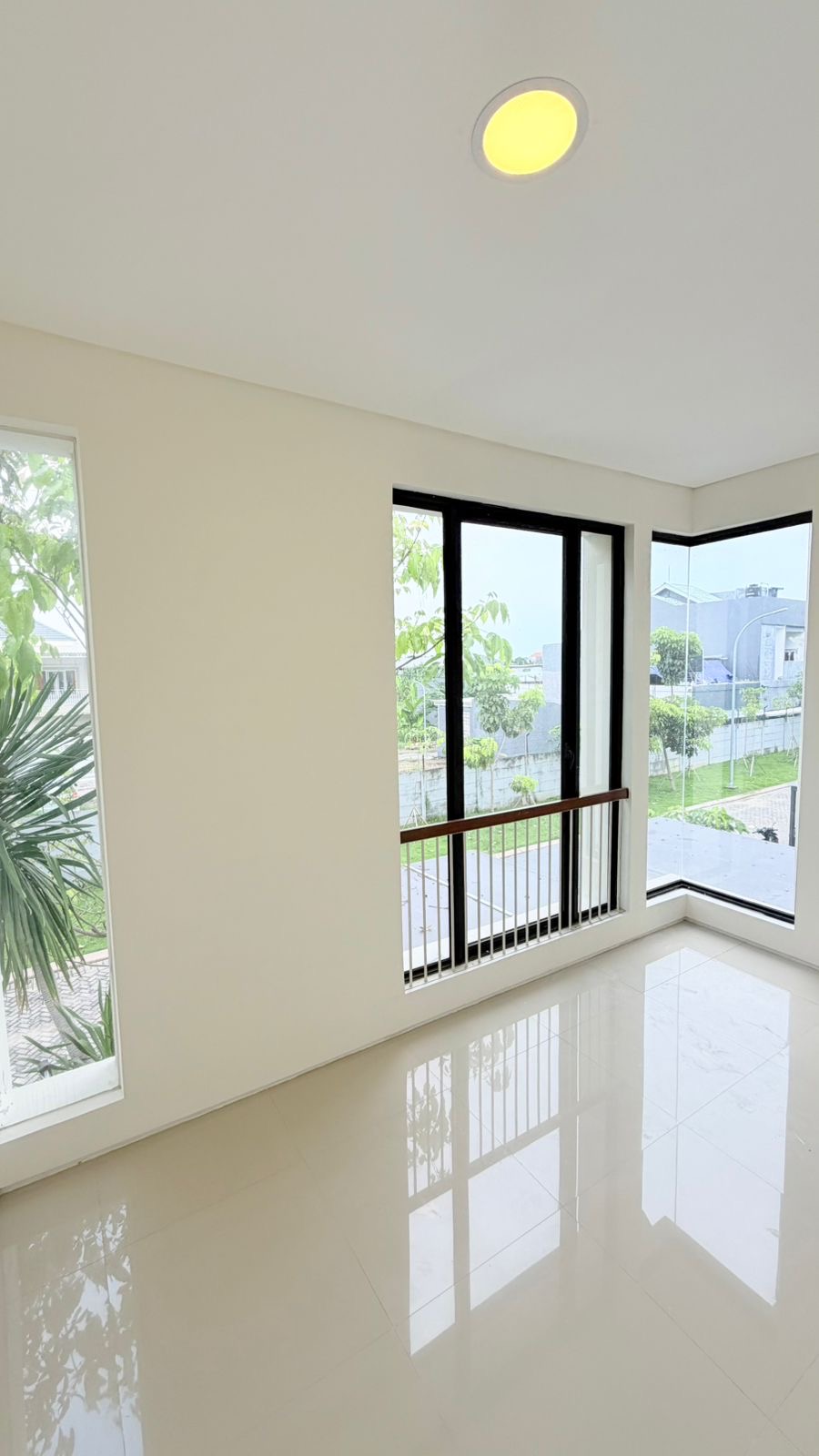 Dijual Cepat Jarang Ada Rumah Siap Huni Nortwest Hill Citraland Surabaya Barat - Thumbnail 5