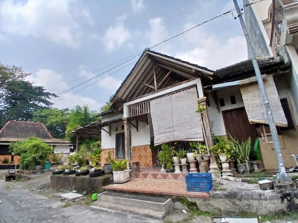 DIJUAL RUMAH HOOK STRATEGIS HARGA MENARIK DI SAMBIKEREP, SURABAYA BARAT