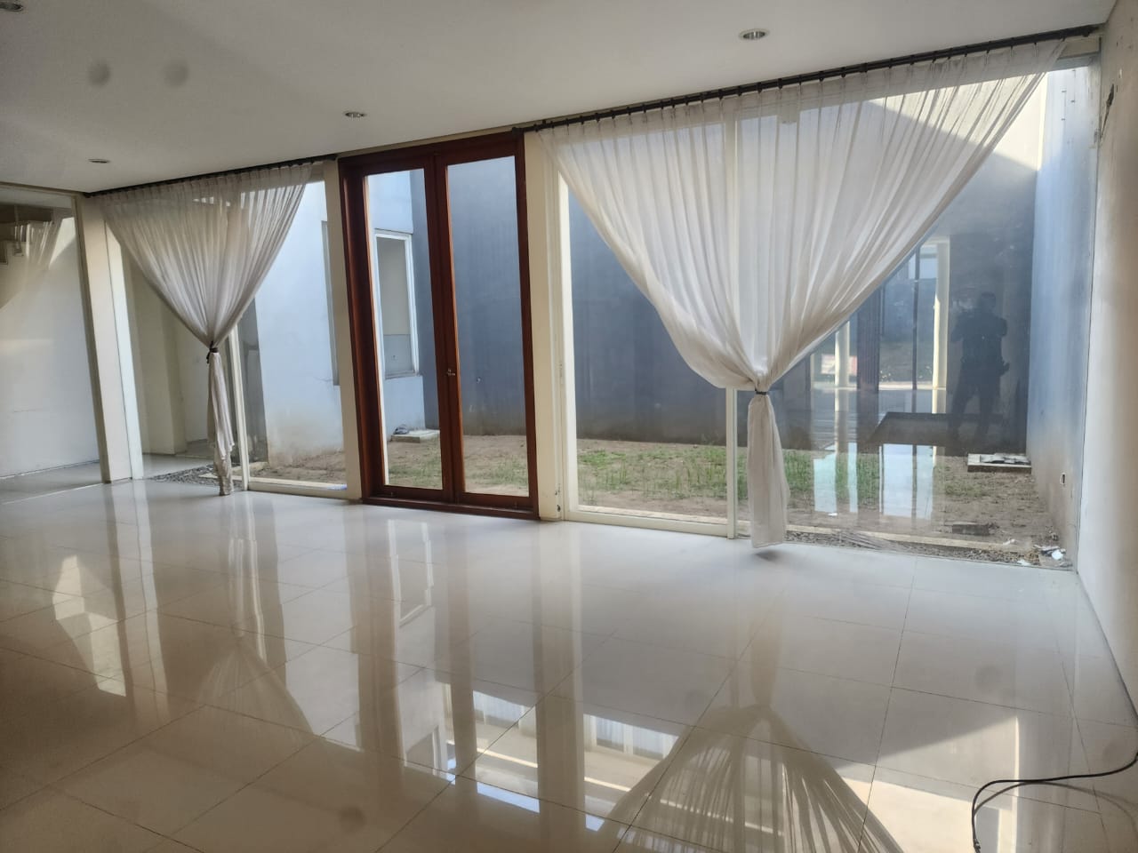 Dijual/ Disewakan Apartemen Voila Ciputra World Surabaya Barat