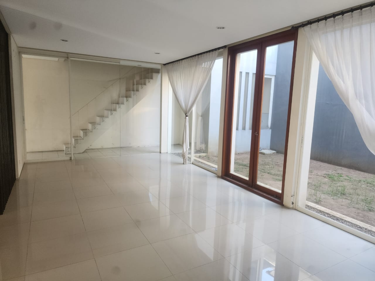 Dijual/ Disewakan Apartemen Voila Ciputra World Surabaya Barat - Thumbnail 3